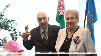 31 декабря 55 лет назад они зарегистрировали брак в Слониме. Знакомьтесь: изумрудные юбиляры Синельниковы