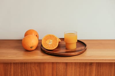 Как выдавить сок из цитрусов до последней капли без специальных приспособлений