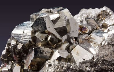 Не золото и не платина. Какой самый дорогой металл в мире?