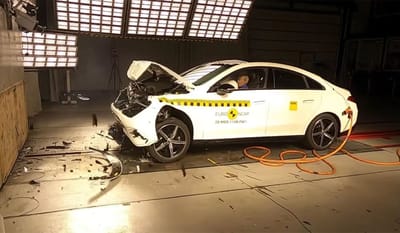 Назван самый безопасный автомобиль 2025 года