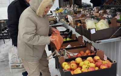 Будний день на центральном рынке в Слониме: обзор цен