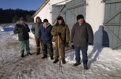 Нелишние рабочие руки: как в Мостовском районе помогают аграриям КСУП «Озеранский»