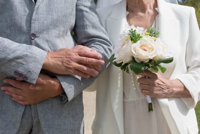 97-летний мужчина выиграл суд у своего сына и получил право жениться на своей спутнице