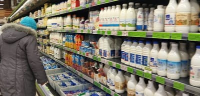 Сколько сегодня стоят молоко, масло и сыр — свежий обзор цен