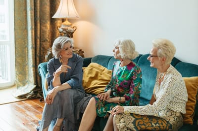 Почему мы замечаем пыль в чужом доме: взгляд психолога