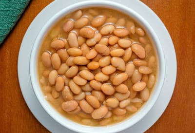 Фасоль больше не нужно замачивать: хитрость, которая размягчит её за 30 минут