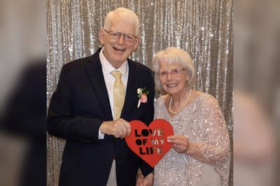 «Да, да, да!» — 82-летняя невеста ответила согласием 92-летнему жениху