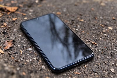 В Волковыске парень подобрал чужой телефон и стал фигурантом уголовного дела