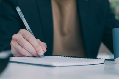 Часто вынужден работать в выходные: сколько дней в году можно привлекать к работе по закону?