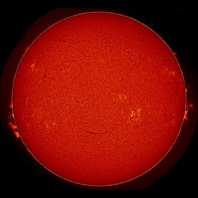 Солнце ударило по Земле: началась затяжная магнитная буря