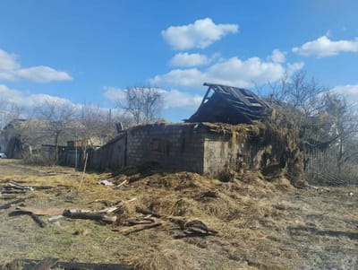 Одна искра — и пожар: сельчанин развел костер у соседского забора в деревне Гловсевичи Слонимского района и спровоцировал возгорание хозпостройки