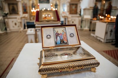 В Свято-Троицкий собор Слонима прибыл ковчег с великими святынями