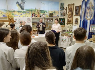 «Магія травы, саломы і выцінанкі»: у Слоніме адкрылася выстава майстроў з Мастоў