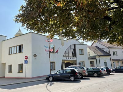 Слонимский драматический театр приглашает на спектакли выходного дня