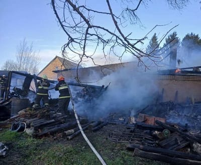 В Слониме горели две хозпостройки