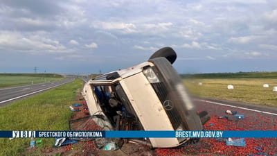 Мерседес перевернулся