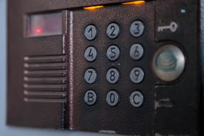 Белоруска поверила «домофонным» мошенникам и лишилась 3000 рублей