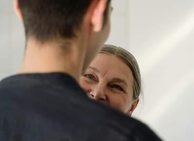 Боюсь, что если не буду давать сыну деньги, он перестанет со мной общаться