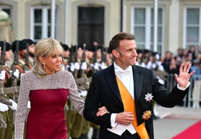 Брижит Макрон сменила прическу: мир в шоке — в сети возмутились 