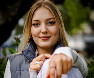 Бывшая спустя десять лет написала, что ей нужна помощь. И началось…