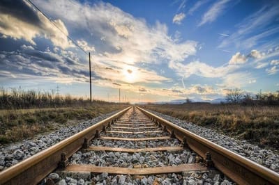 БЖД сообщила об опрокидывании спецтехники под Минском: поезда задерживаются