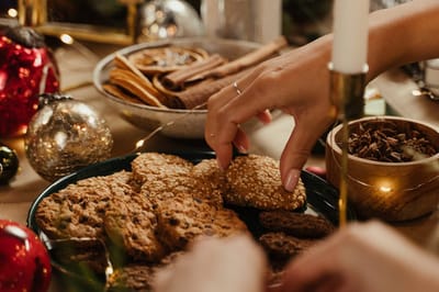Что должно быть на новогоднем столе-2026: какие блюда привлекут удачу и богатство