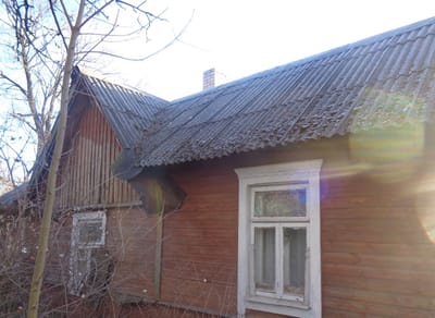 Деревянный дом в Слониме выставили на аукцион по привлекательной стартовой цене