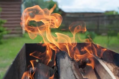 Двое жителей Гродненщины пострадали при розжиге огня с использованием бензина