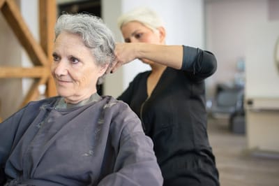 Эти прически прибавляют возраста: забудьте о трех стрижках, старящих вас на 10 лет