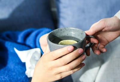 Эти продукты лечат грипп: 3-е место – мандарины, 2-е место – мёд, а что неожиданно заняло первое место?