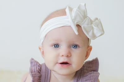 Это имя девочки неожиданно ворвалось в пятерку популярных детских имен – означает «чужестранка»