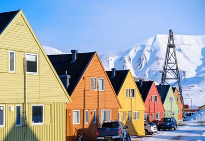 Город с необычными правилами – здесь запрещено заводить кошек и умирать