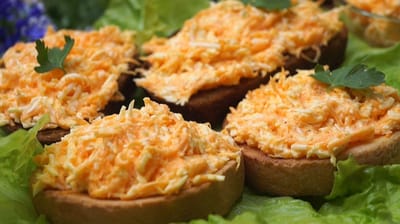 Готовлю эту простую намазку из трёх ингредиентов постоянно: бюджетно, быстро и вкусно