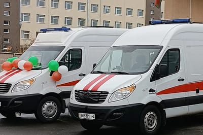 Гродненская область получила семь мобильных ФАПов и 12 машин скорой помощи