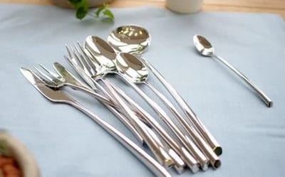 Хотите, чтобы старые ложки и вилки сияли как новые? Попробуйте этот простой метод