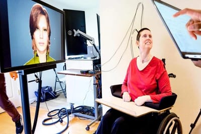 Искусственный интеллект помог женщине снова заговорить после инсульта