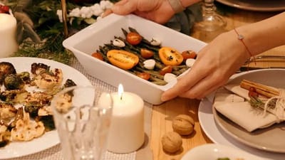 Как есть вкусно и не поправиться в праздники: эндокринолог рассказал, что класть в корзину