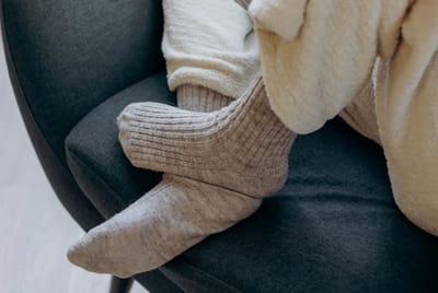 Как согреть вечно холодные ноги: 4 простых способа