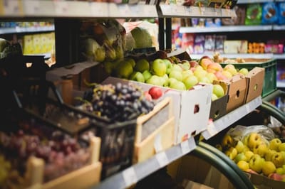 КГК выявил просрочку и нарушение правил торговли в сельских магазинах Гродненской области