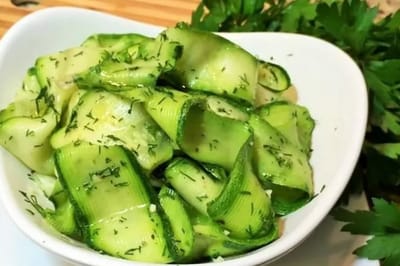 Маринованные кабачки за 5 минут: со стола исчезают первыми