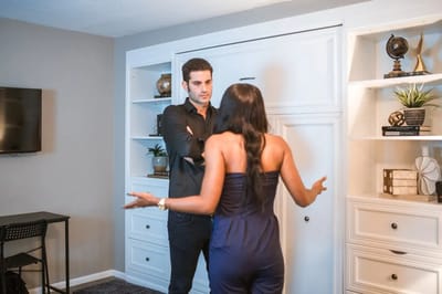 Муж говорит, что все проблемы должна решать я сама: и с деньгами, и с роутером, и со сломанными дверными ручками