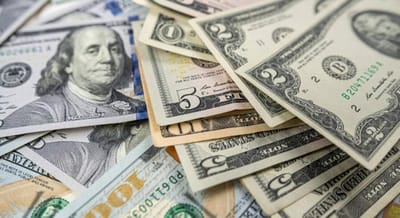 Нацбанк повысил курс доллара и снизил курс евро на 25 сентября