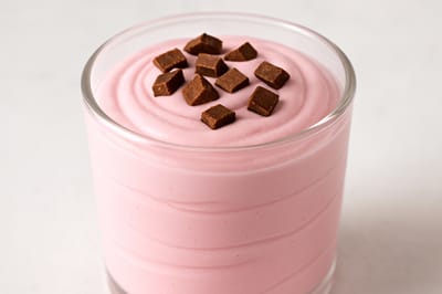 Нежное зефирное суфле с клубникой за 5 минут