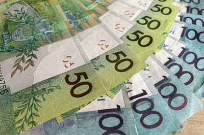 От чего зависит размер пенсии и как узнать свой стаж? Ответы на популярные вопросы о пенсионном обеспечении