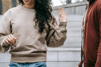 Парень стал в шутку говорить, что украдет меня. Я не придала этому значения, а зря