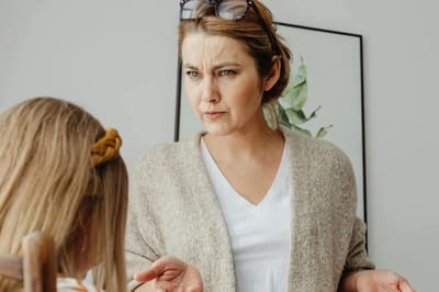 Повзрослев, я осознала: моих родителей стоило лишить родительских прав