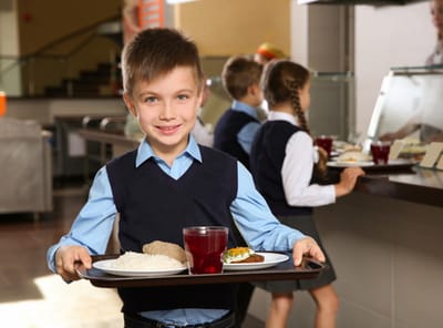 Прокуратура снова нашла нарушения в школьных столовых