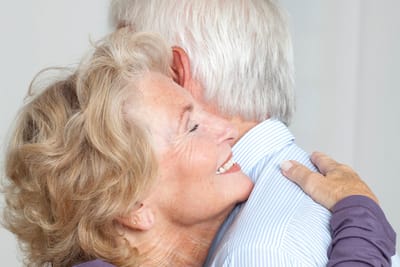 Себе всю жизнь покупает сыровяленую колбаску, а мужу – ливерку