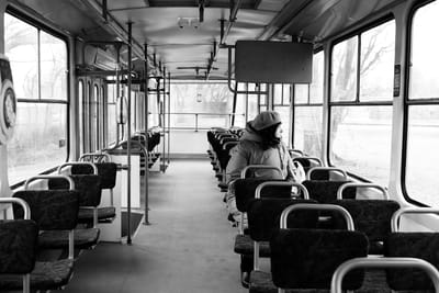 Села в автобусе на место для инвалидов. Так таких комплиментов в свой адрес никогда в жизни не слышала