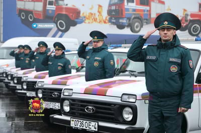 Слонимским спасателям передали новый автомобиль: в области вручены ключи от техники и арендного жилья